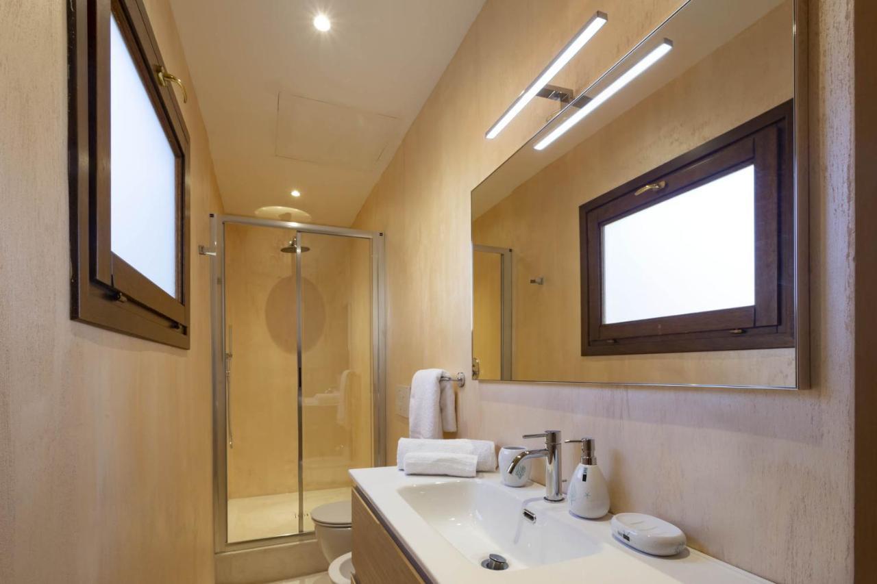Iconic Luxury Suites Abbiadori Esterno foto