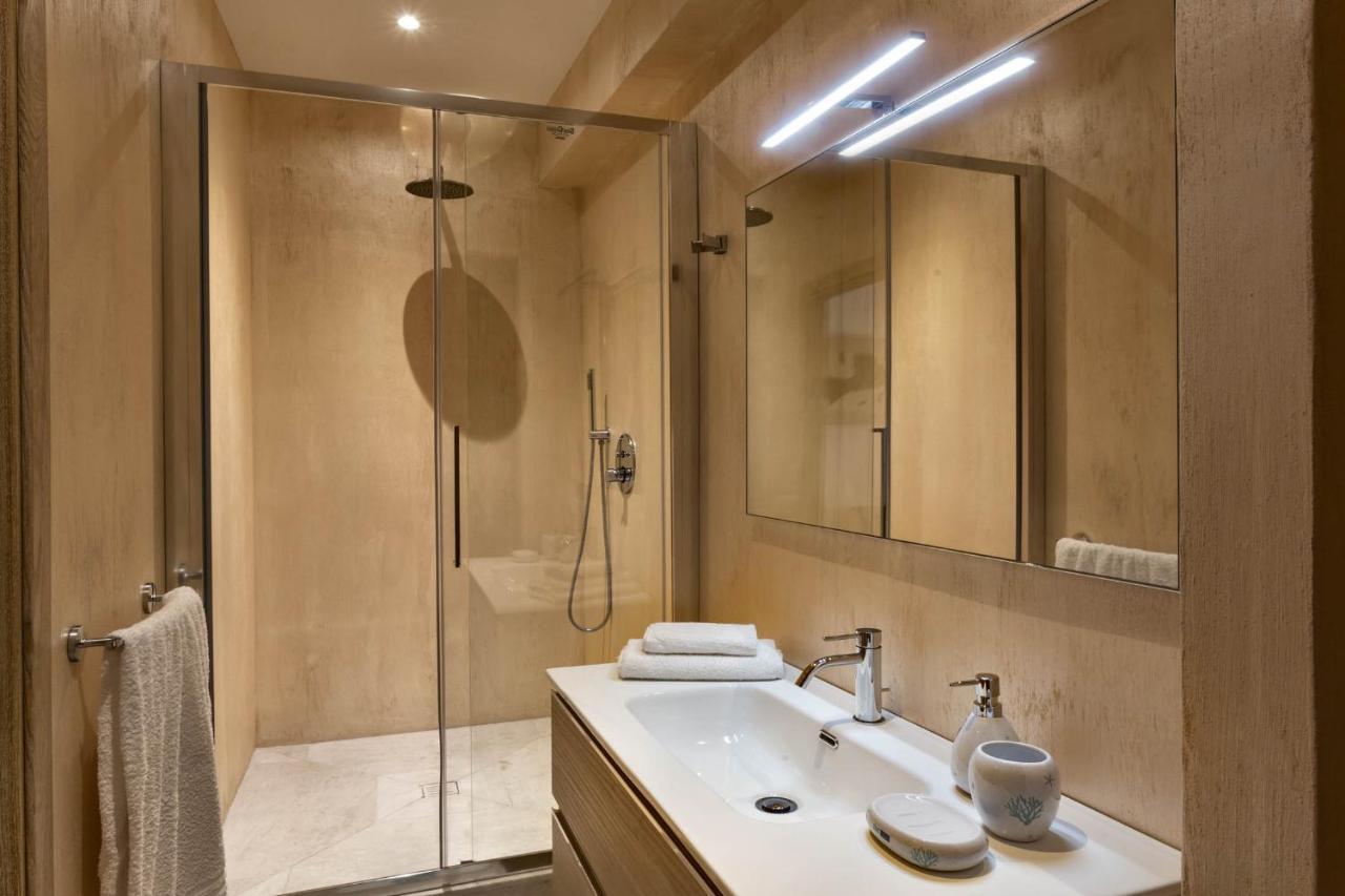 Iconic Luxury Suites Abbiadori Esterno foto